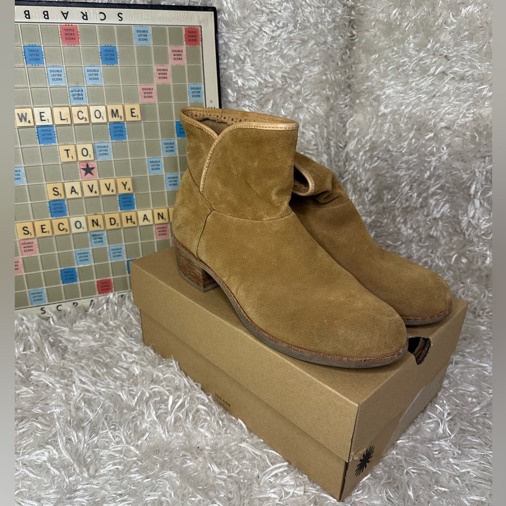 UGG Darling Ankle Boots Chestnut Suede Women’s Size 9.5